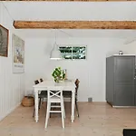 Authentic Wooden House With Wild Garden Дом отдыха *