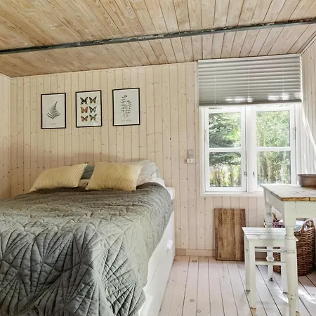 Authentic Wooden House With Wild Garden 度假居 Grevinge