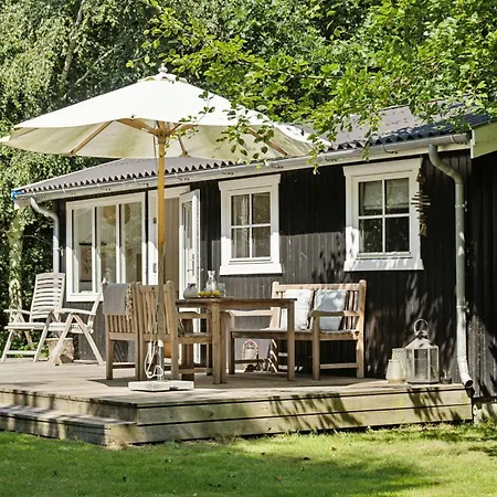 Feriehus Authentic Wooden House With Wild Garden *