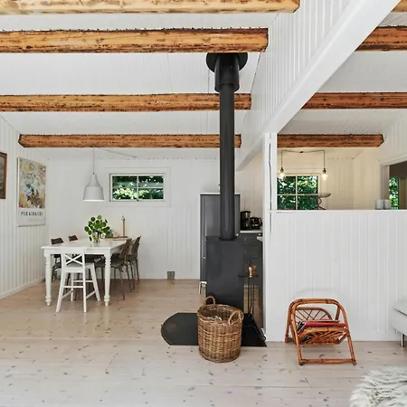 Authentic Wooden House With Wild Garden Feriehus