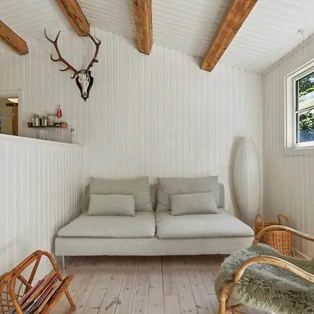 Feriehus Authentic Wooden House With Wild Garden