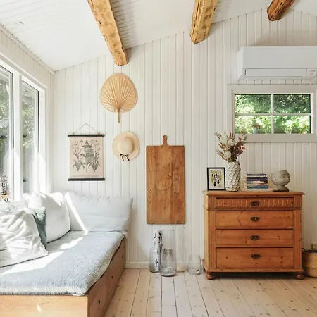 Feriehus Authentic Wooden House With Wild Garden *