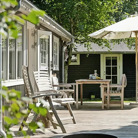 Feriehus Authentic Wooden House With Wild Garden Grevinge
